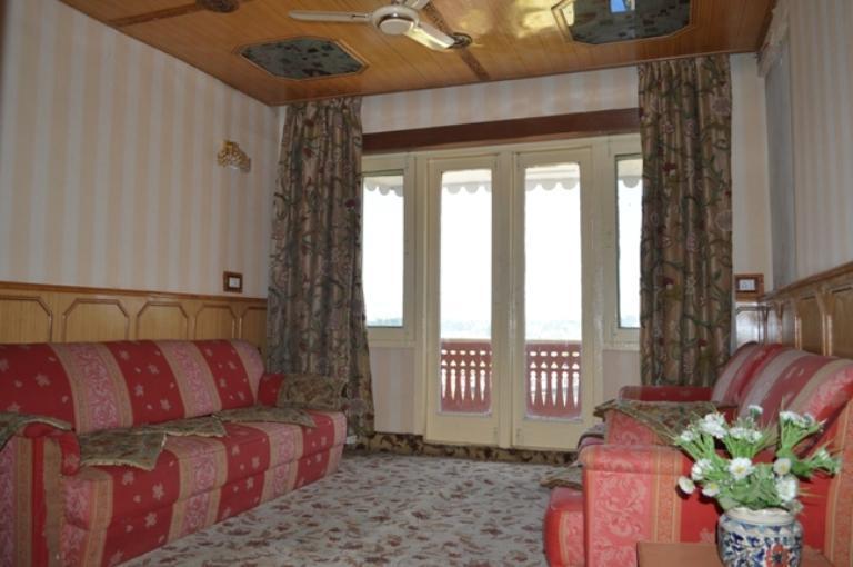 Shah Abbas Hotel At Dal Lake Srinagar (Jammu and Kashmir) Exterior photo